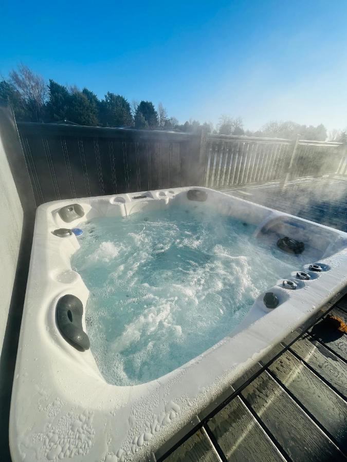 Loki'S Retreat Lodge With Hot Tub Γιορκ Εξωτερικό φωτογραφία