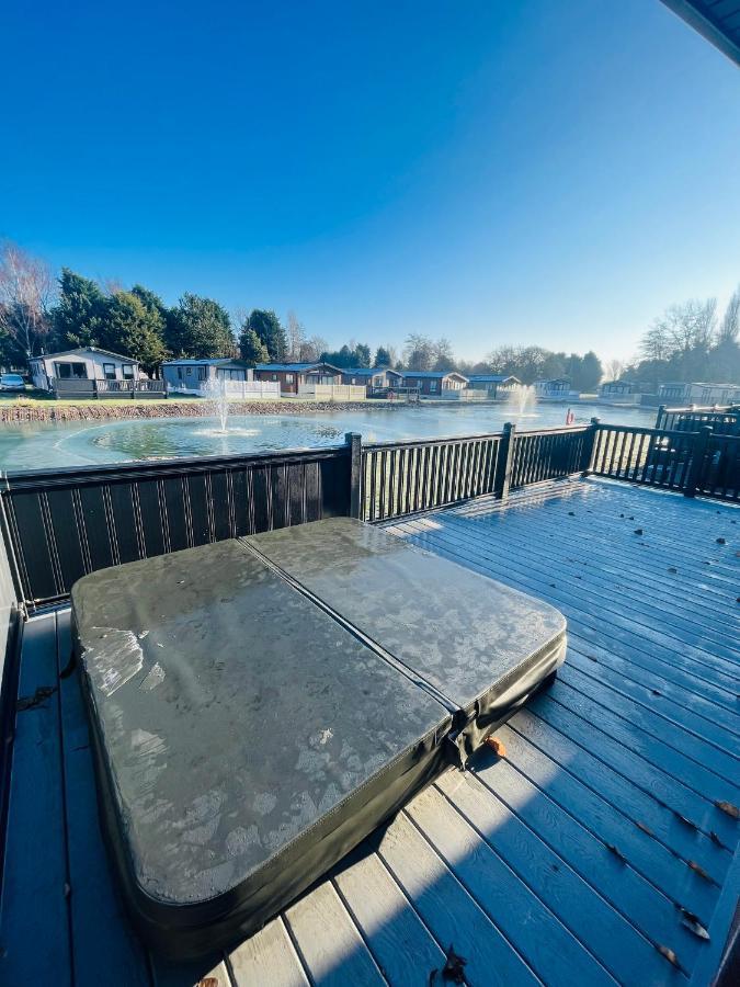 Loki'S Retreat Lodge With Hot Tub Γιορκ Εξωτερικό φωτογραφία